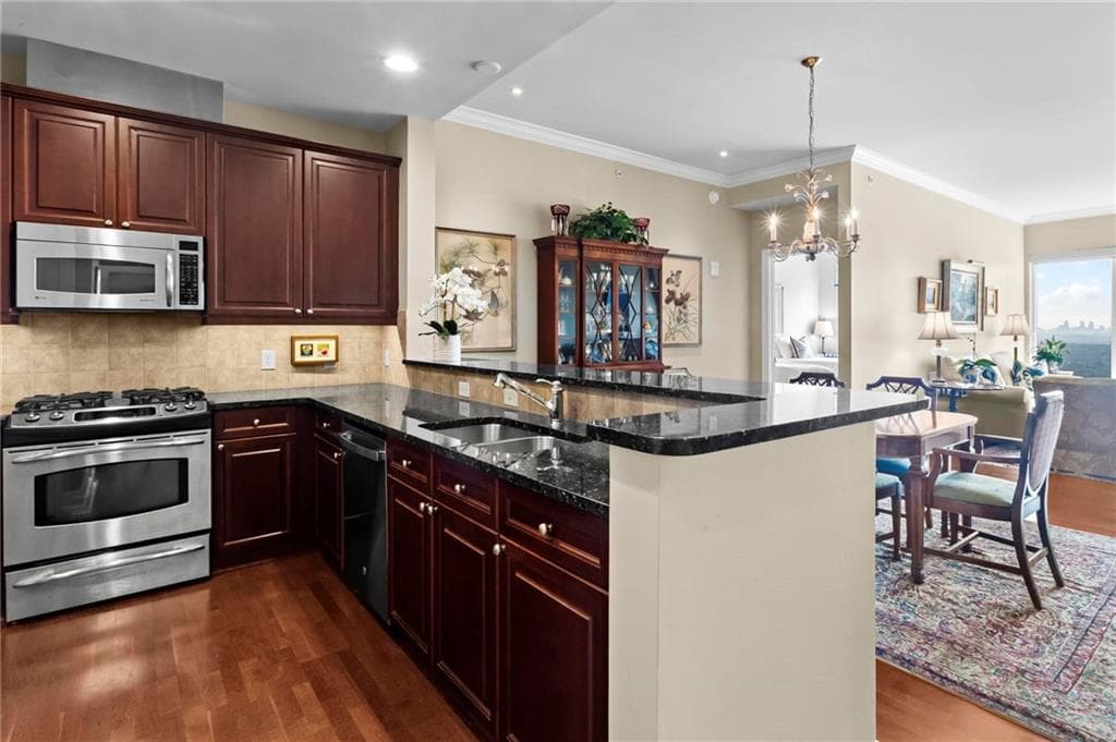 2 bedroom, 3 bathroom, 1,829 sq ft condominium for sale at 2950 Mount Wilkinson Parkway 812, Atlanta, GA 30339 — photo 7