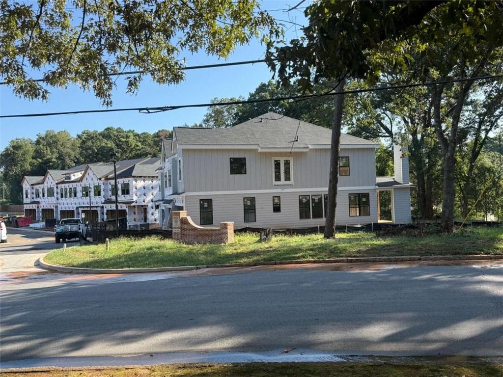 3 bedroom, 3 bathroom, 1,726 sq ft townhouse for sale at 1963 Walton Court 2, Tucker, GA 30084 — photo 10