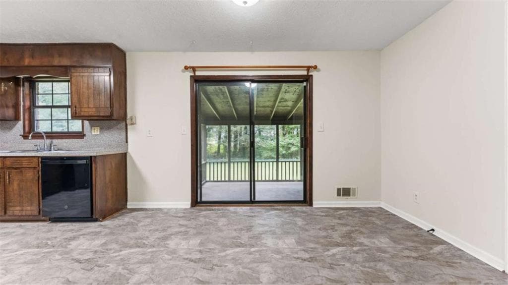 4 bedroom, 2 bathroom, 1,562 sq ft single family residence for sale at 4561 Fairfax Place, Powder Springs, GA 30127 — photo 6