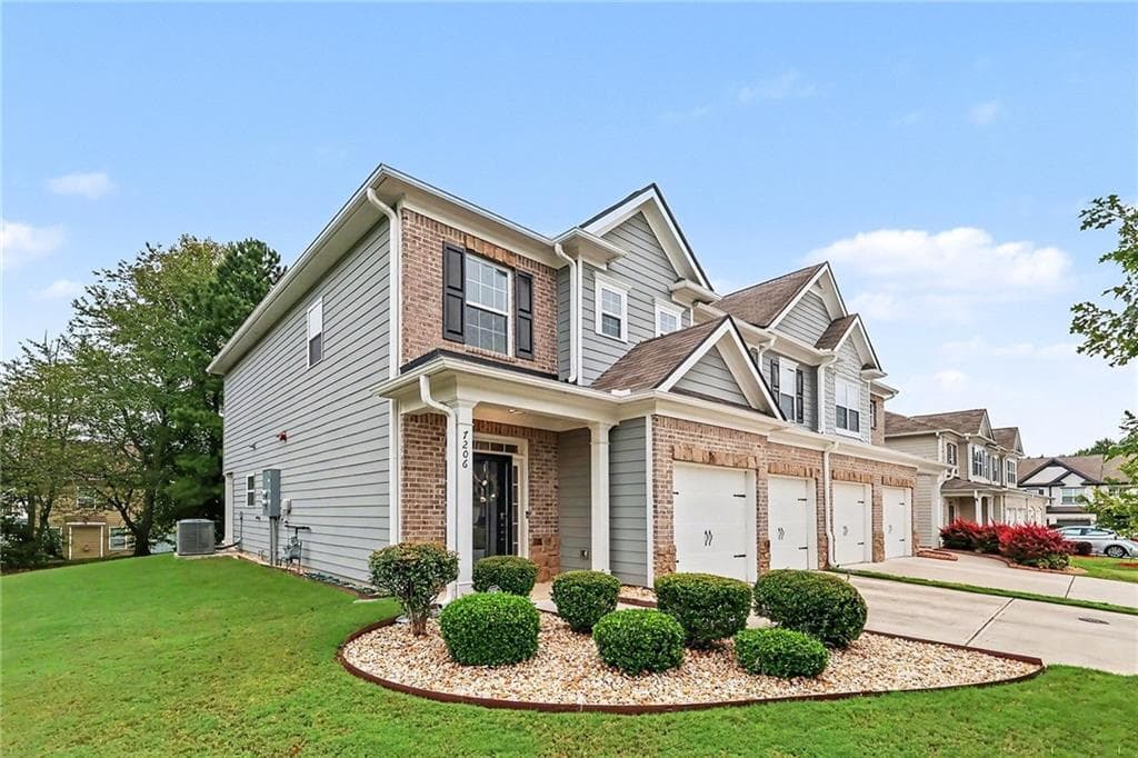 3 bedroom, 3 bathroom, 2,085 sq ft townhouse for sale at 7206 Brigidoon Rose, Douglasville, GA 30134