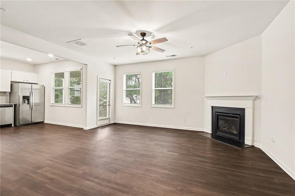 3 bedroom, 3 bathroom, 2,085 sq ft townhouse for sale at 7206 Brigidoon Rose, Douglasville, GA 30134 — photo 6