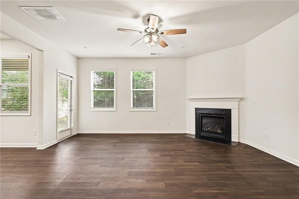 3 bedroom, 3 bathroom, 2,085 sq ft townhouse for sale at 7206 Brigidoon Rose, Douglasville, GA 30134 — photo 8