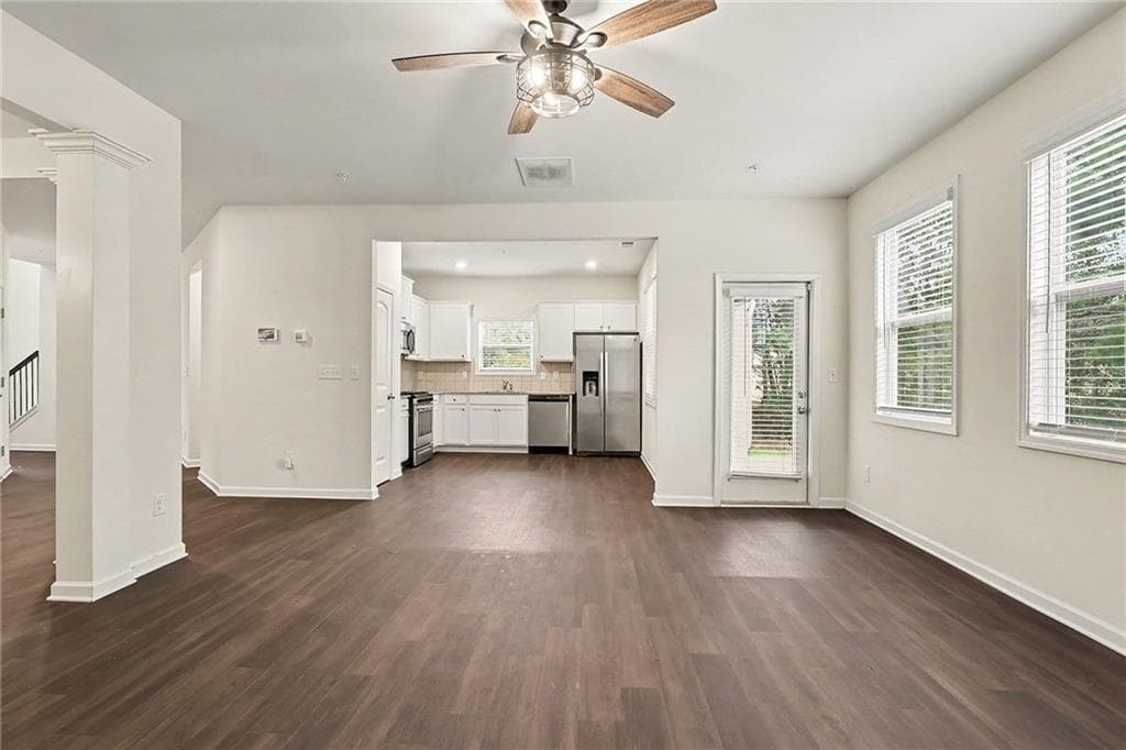 3 bedroom, 3 bathroom, 2,085 sq ft townhouse for sale at 7206 Brigidoon Rose, Douglasville, GA 30134 — photo 7