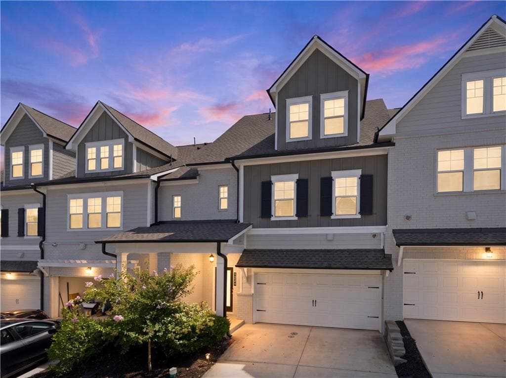 3 bedroom, 3 bathroom, 2,545 sq ft townhouse for sale at 2784 Bell Drive, Smyrna, GA 30080 — photo 4