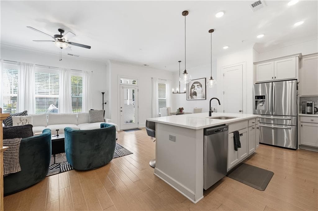 3 bedroom, 3 bathroom, 2,545 sq ft townhouse for sale at 2784 Bell Drive, Smyrna, GA 30080 — photo 8