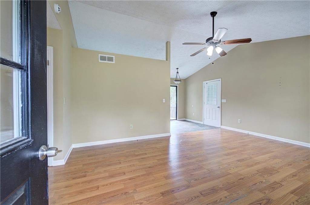 3 bedroom, 2 bathroom, 1,072 sq ft single family residence for sale at 21 Winter Wood Court, Taylorsville, GA 30178 — photo 5