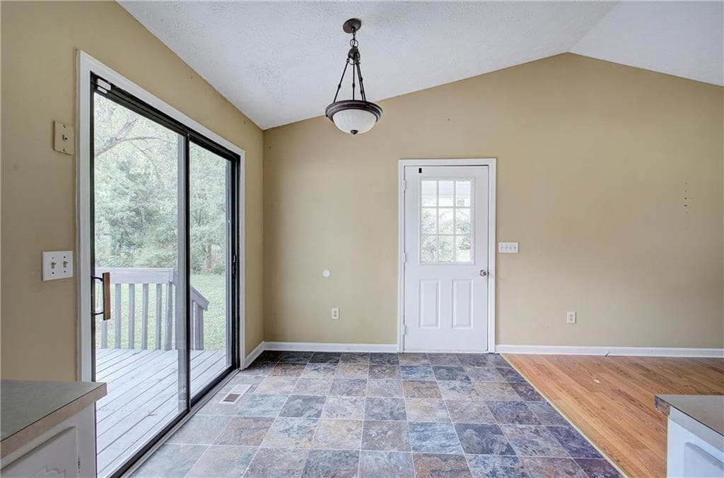 3 bedroom, 2 bathroom, 1,072 sq ft single family residence for sale at 21 Winter Wood Court, Taylorsville, GA 30178 — photo 9