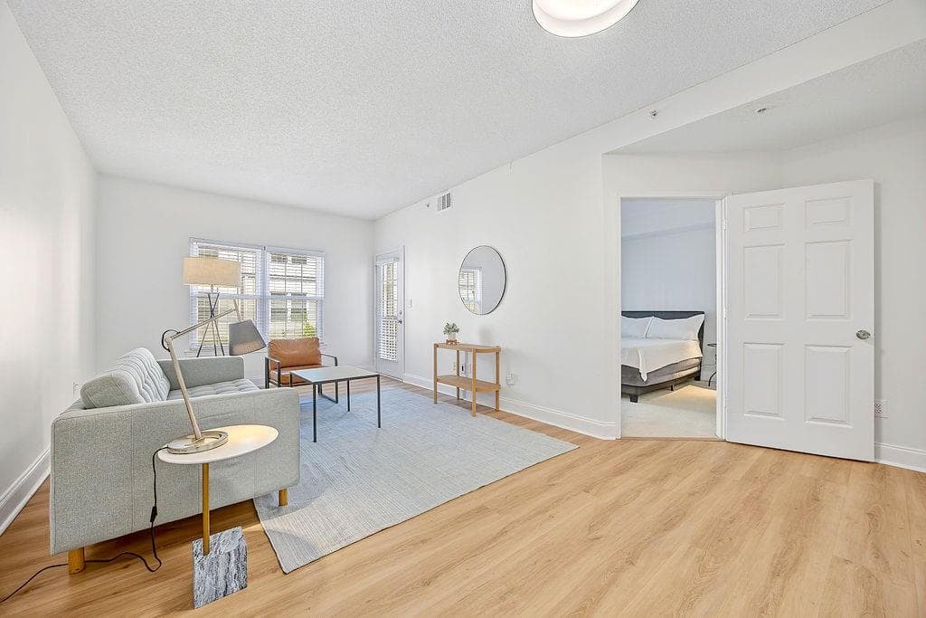 1 bedroom, 1 bathroom, 730 sq ft condominium for sale at 1075 Peachtree Walk A301, Atlanta, GA 30309