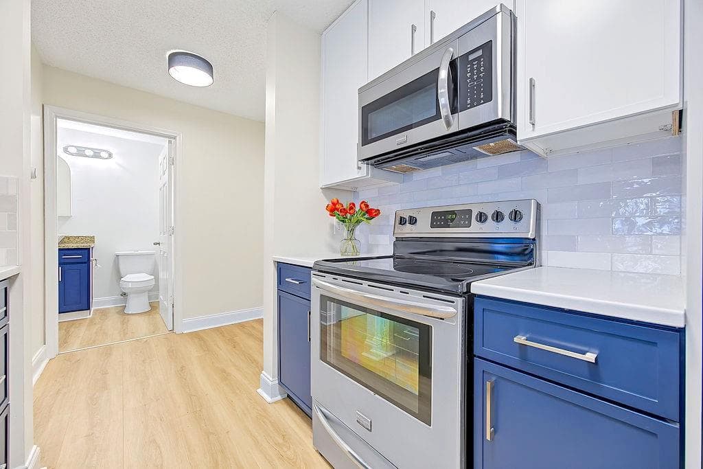 1 bedroom, 1 bathroom, 730 sq ft condominium for sale at 1075 Peachtree Walk A301, Atlanta, GA 30309 — photo 5