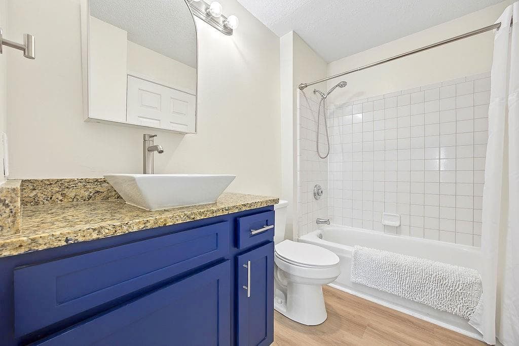 1 bedroom, 1 bathroom, 730 sq ft condominium for sale at 1075 Peachtree Walk A301, Atlanta, GA 30309 — photo 10
