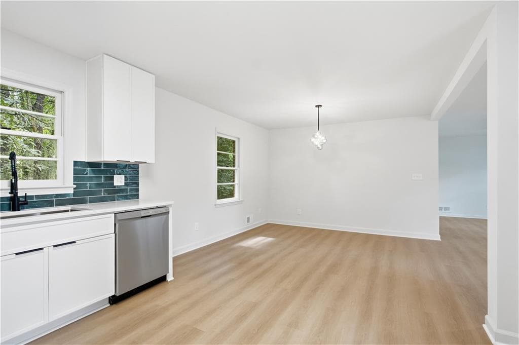 3 bedroom, 1 bathroom, 1,300 sq ft single family residence for sale at 3944 Creel Drive, Lithia Springs, GA 30122 — photo 6