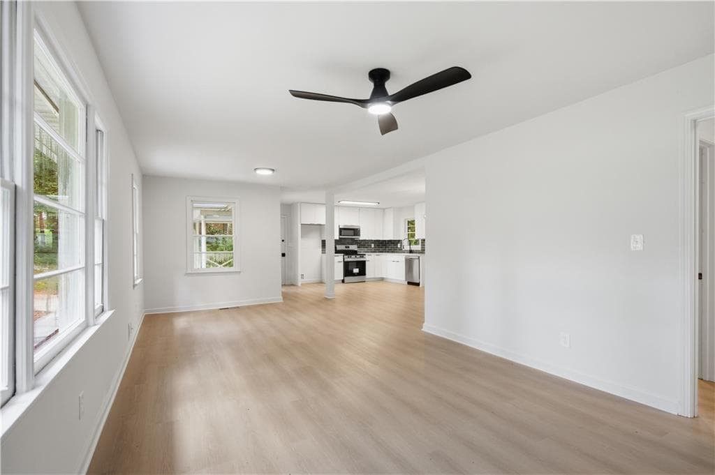 3 bedroom, 1 bathroom, 1,300 sq ft single family residence for sale at 3944 Creel Drive, Lithia Springs, GA 30122 — photo 8