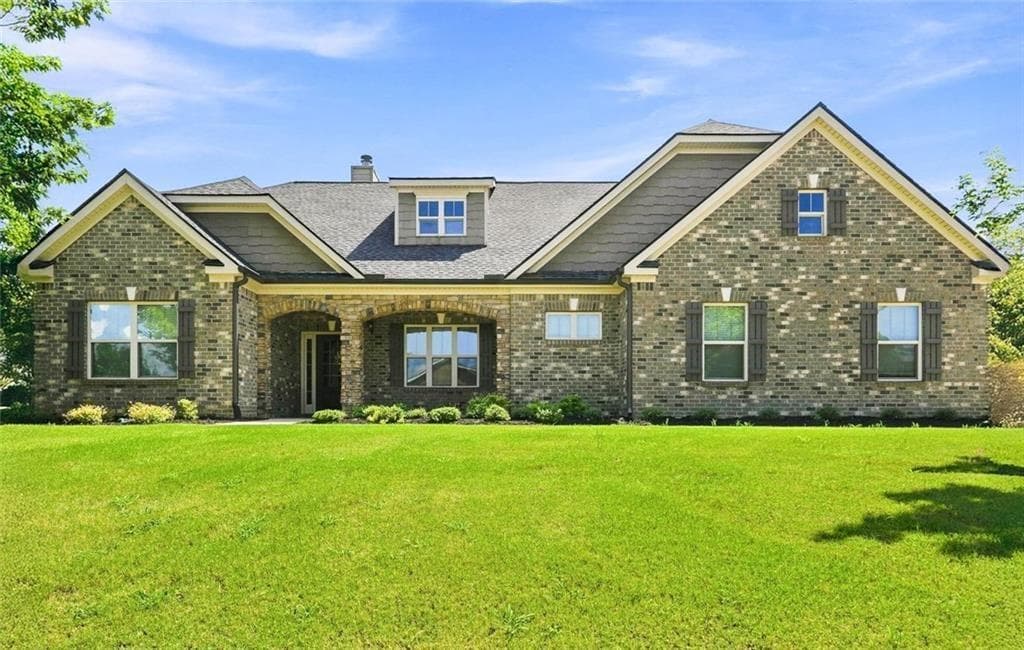 4 bedroom, 3 bathroom, 3,331 sq ft single family residence for sale at 6130 Arlington Circle, Cumming, GA 30041 — photo 3