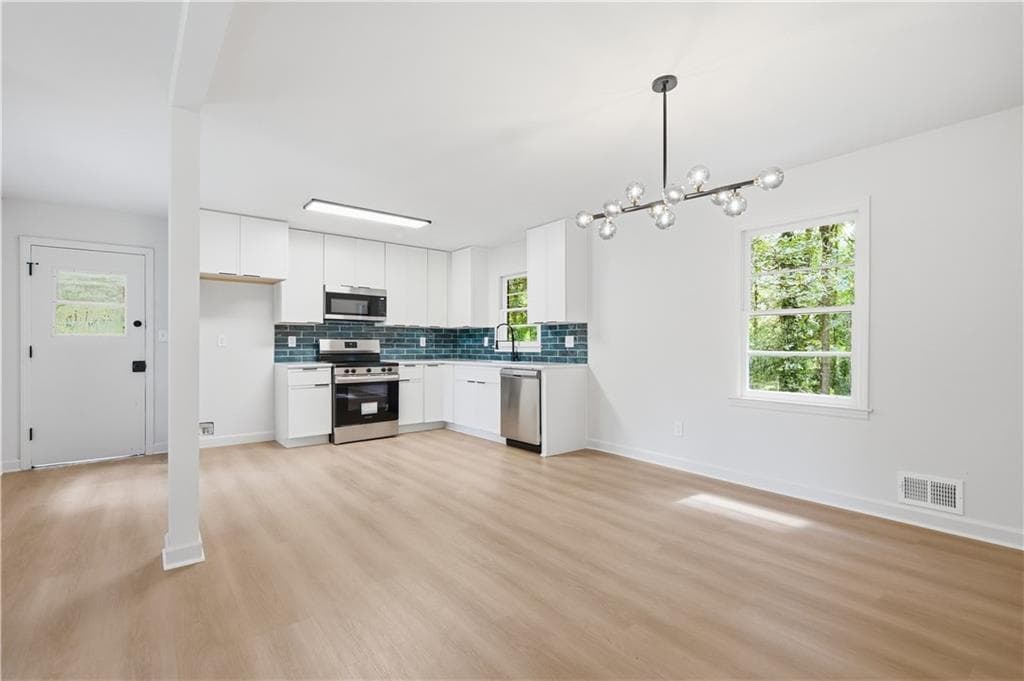 3 bedroom, 1 bathroom, 1,300 sq ft single family residence for sale at 3944 Creel Drive, Lithia Springs, GA 30122 — photo 7