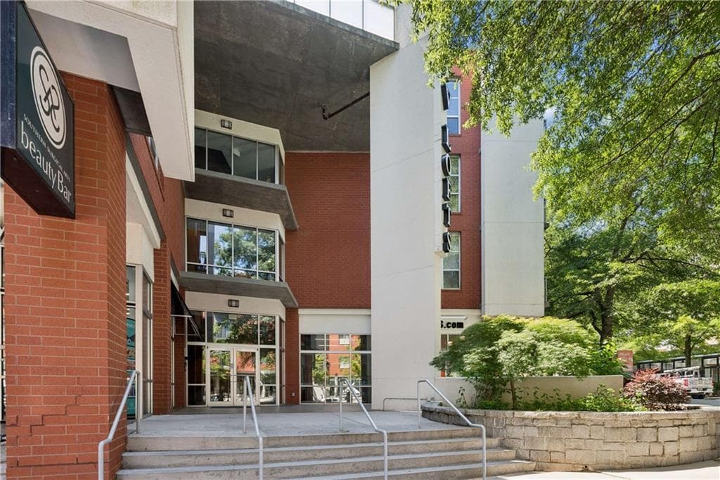 1 bedroom, 1 bathroom, 677 sq ft condominium for sale at 245 N Highland Avenue 410, Atlanta, GA 30307 — photo 6