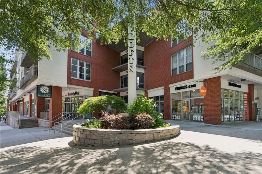 1 bedroom, 1 bathroom, 677 sq ft condominium for sale at 245 N Highland Avenue 410, Atlanta, GA 30307 — photo 7