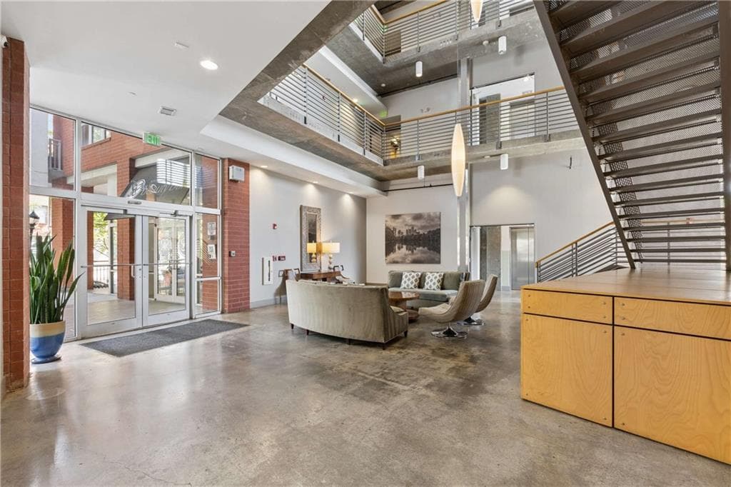 1 bedroom, 1 bathroom, 677 sq ft condominium for sale at 245 N Highland Avenue 410, Atlanta, GA 30307 — photo 8