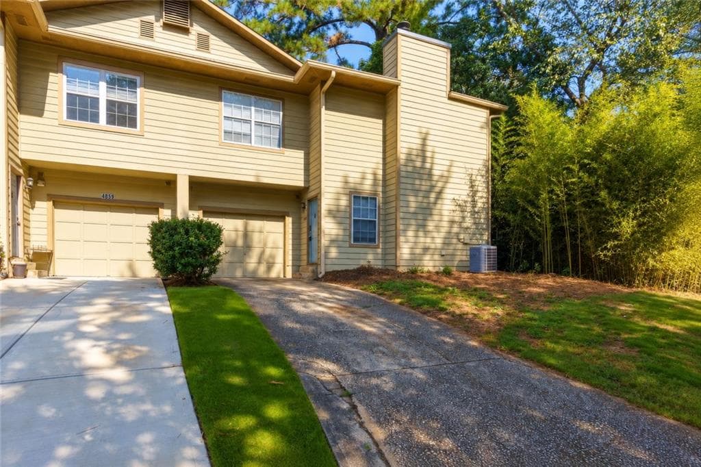 3 bedroom, 3 bathroom, 1,608 sq ft townhouse for sale at 4849 Wuthering Way, Norcross, GA 30093 — photo 3
