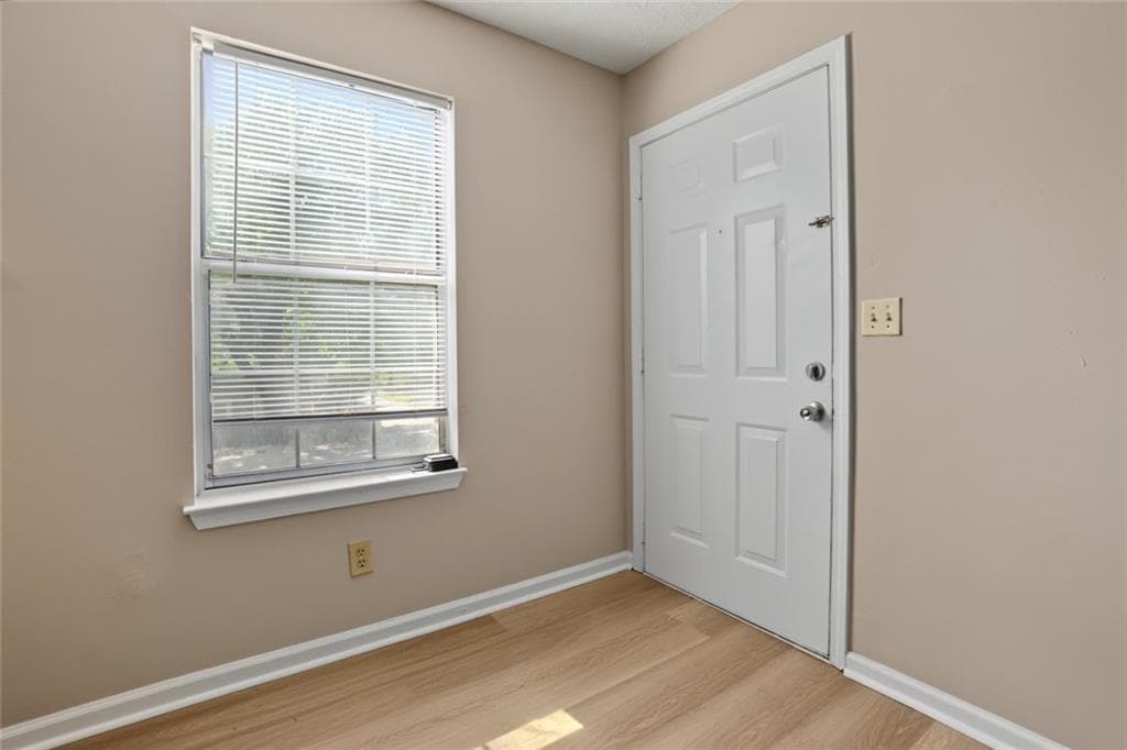 3 bedroom, 3 bathroom, 1,608 sq ft townhouse for sale at 4849 Wuthering Way, Norcross, GA 30093 — photo 5
