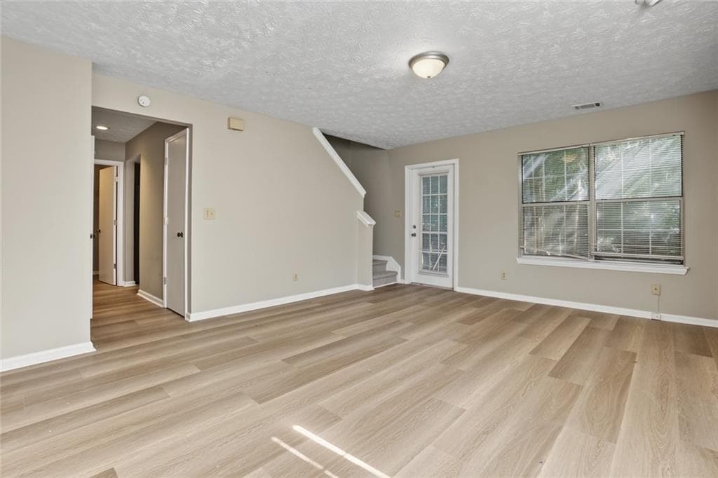 3 bedroom, 3 bathroom, 1,608 sq ft townhouse for sale at 4849 Wuthering Way, Norcross, GA 30093 — photo 6