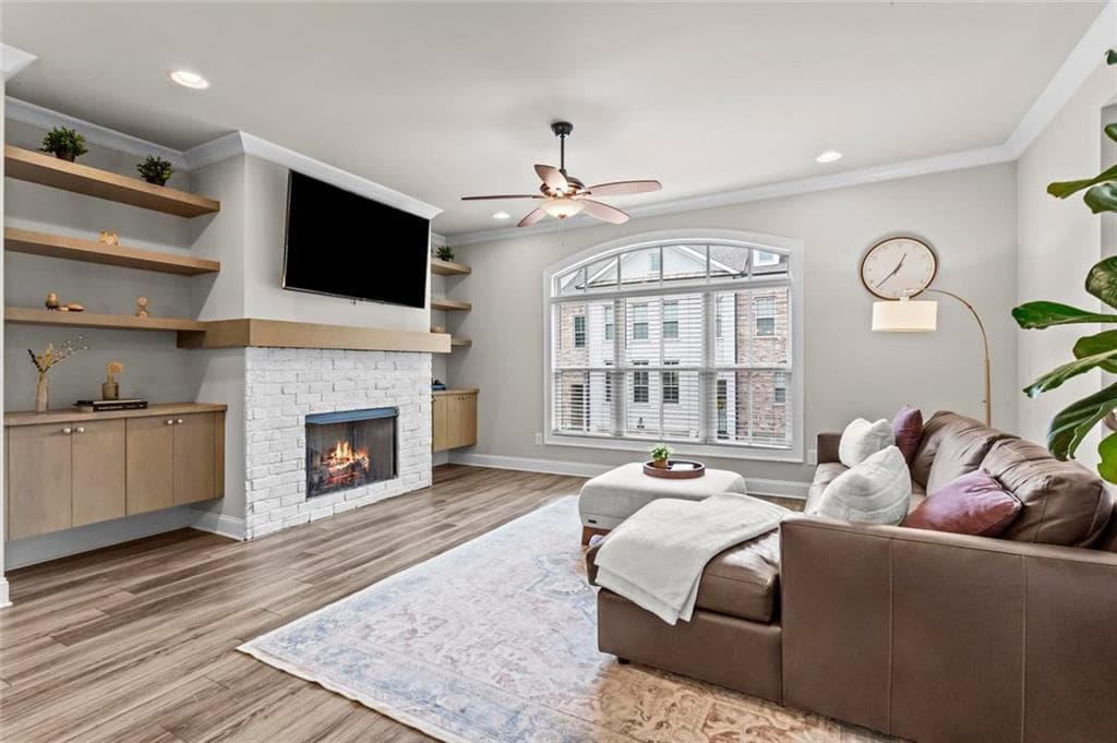 4 bedroom, 4 bathroom, 2,302 sq ft townhouse for sale at 1402 Wisteria Wall Drive, Suwanee, GA 30024 — photo 4