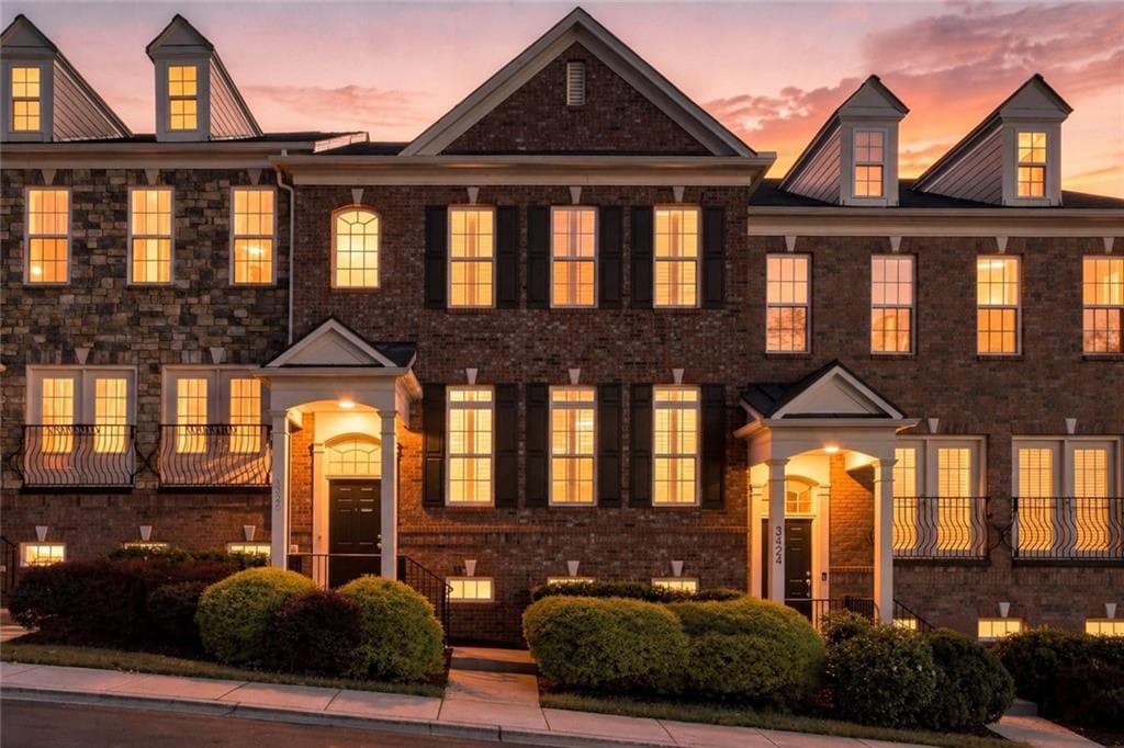 3 bedroom, 4 bathroom, 2,328 sq ft townhouse for sale at 3426 Triview Square, Atlanta, GA 30339 — photo 3
