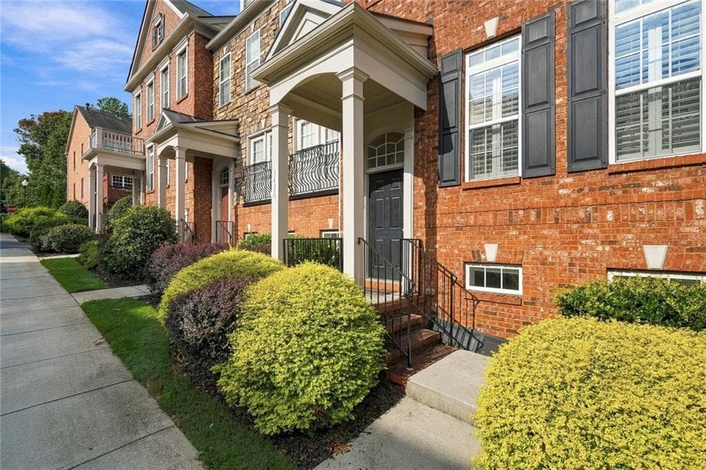 3 bedroom, 4 bathroom, 2,328 sq ft townhouse for sale at 3426 Triview Square, Atlanta, GA 30339 — photo 5