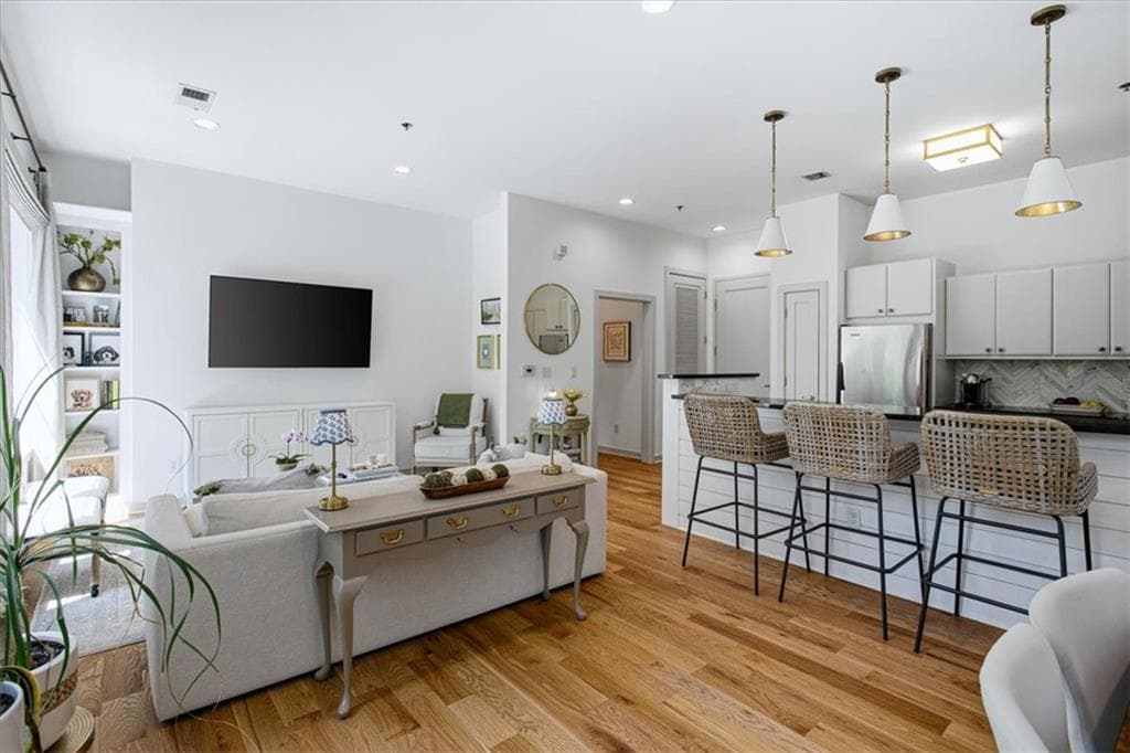2 bedroom, 2 bathroom, 1,170 sq ft condominium under contract at 1430 Dresden Drive 240, Atlanta, GA 30319 — photo 10