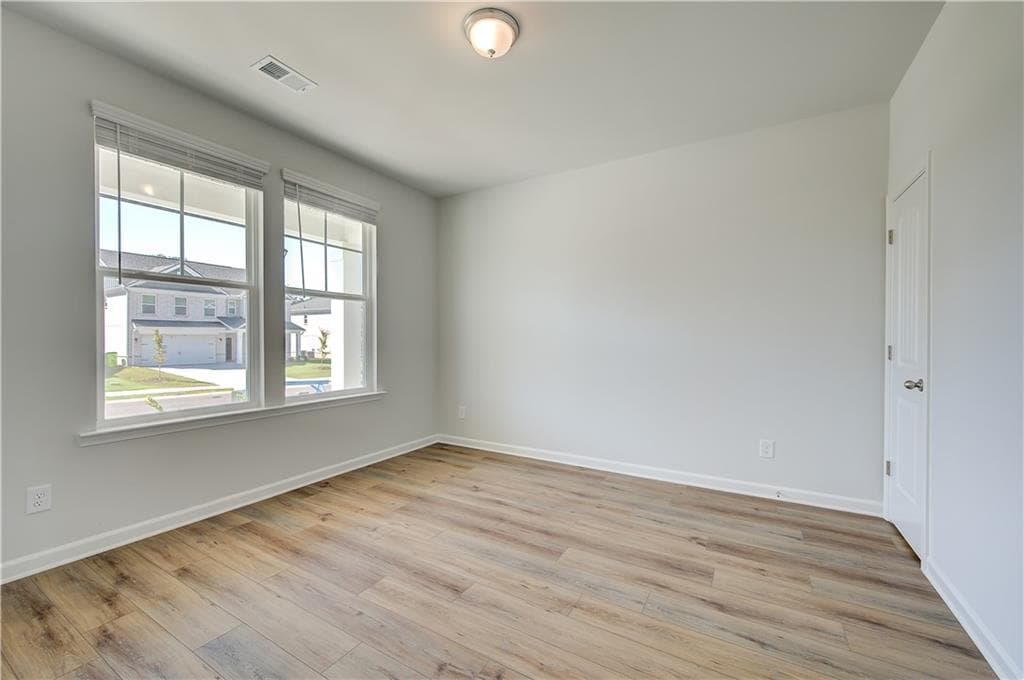 5 bedroom, 3 bathroom, 3,054 sq ft single family residence for sale at 672 Leafy Branch Way, Mcdonough, GA 30253 — photo 5