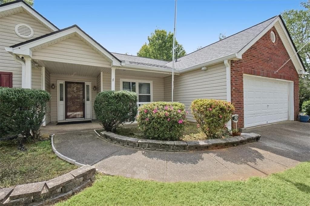 3 bedroom, 2 bathroom, 1,783 sq ft single family residence for sale at 33 Glenabbey Drive, Cartersville, GA 30120 — photo 6
