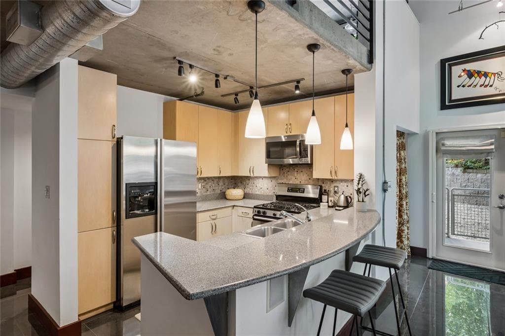 2 bedroom, 2 bathroom, 1,440 sq ft condominium for sale at 850 Ralph Mcgill Boulevard 2, Atlanta, GA 30306 — photo 2