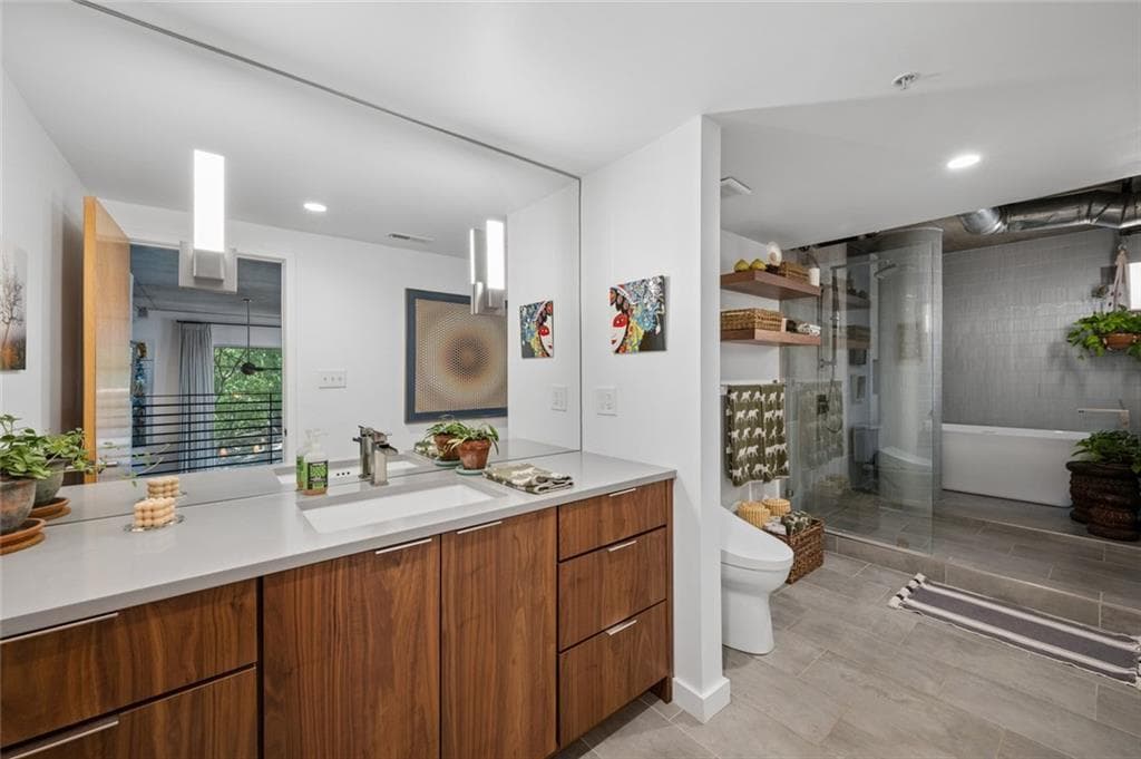 2 bedroom, 2 bathroom, 1,440 sq ft condominium for sale at 850 Ralph Mcgill Boulevard 2, Atlanta, GA 30306 — photo 4