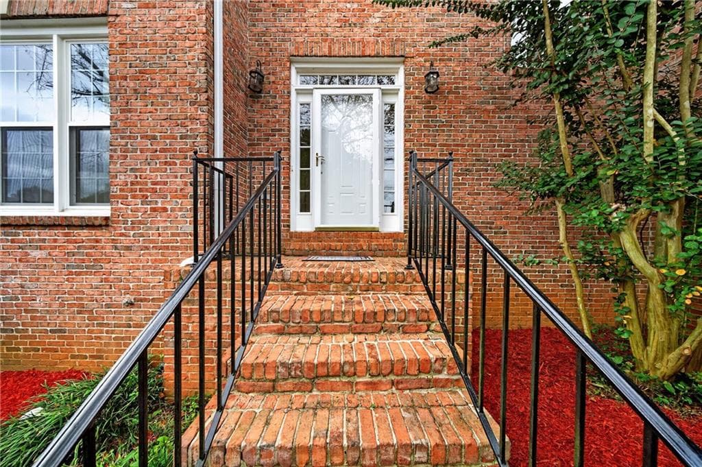 4 bedroom, 3 bathroom, 2,417 sq ft single family residence for sale at 136 Championship Court, Fayetteville, GA 30215 — photo 3