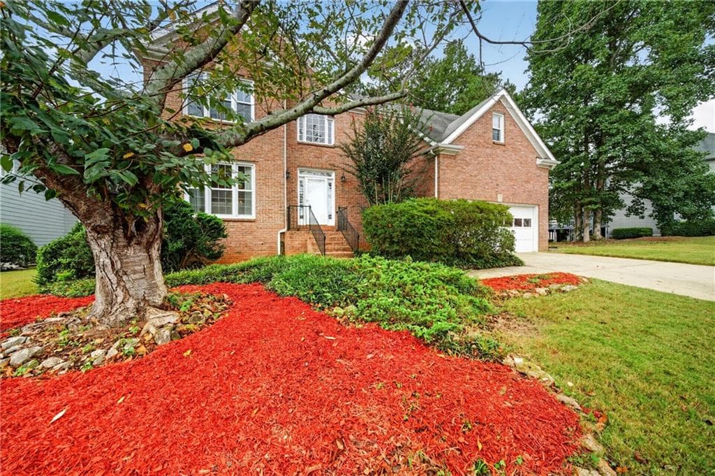 4 bedroom, 3 bathroom, 2,417 sq ft single family residence for sale at 136 Championship Court, Fayetteville, GA 30215 — photo 2