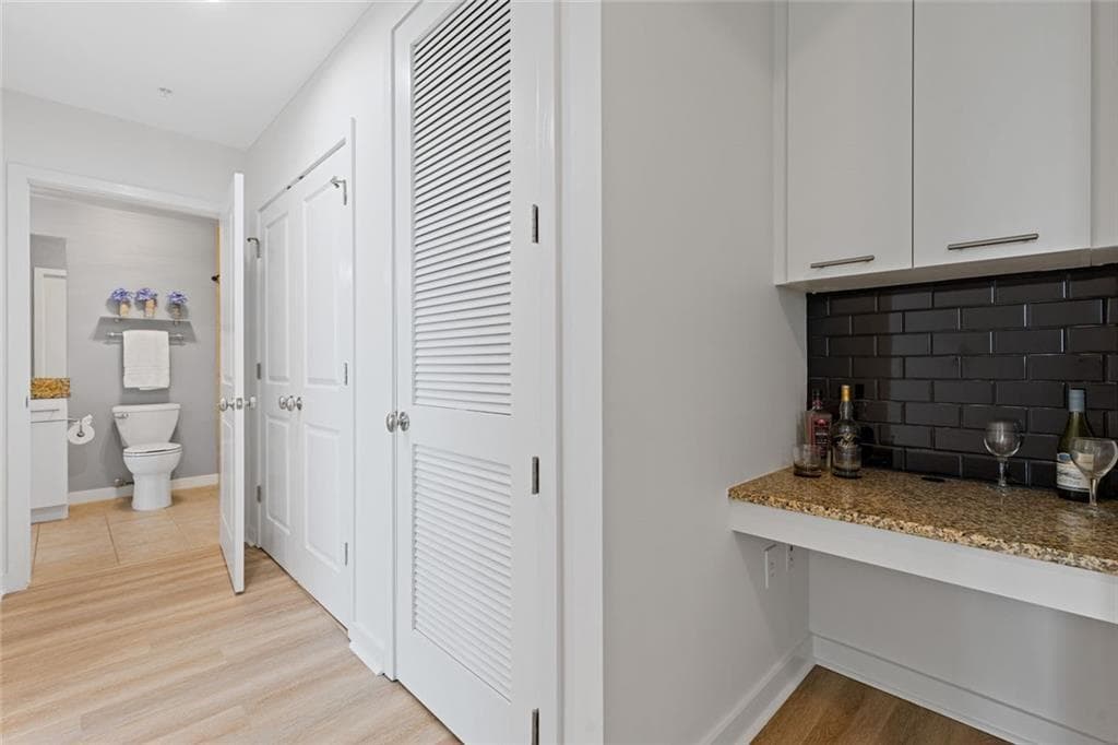 1 bedroom, 1 bathroom, 834 sq ft condominium for sale at 3300 Windy Ridge Parkway 1005, Atlanta, GA 30339 — photo 5