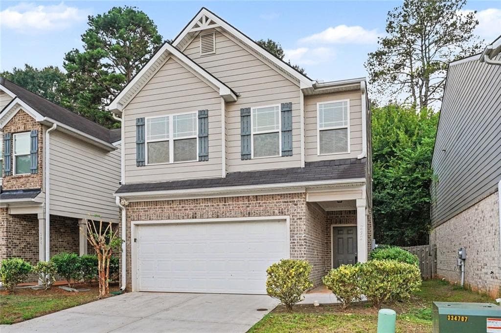 4 bedroom, 3 bathroom, 2,332 sq ft single family residence for sale at 292 Rankin Circle, Mcdonough, GA 30253 — photo 2