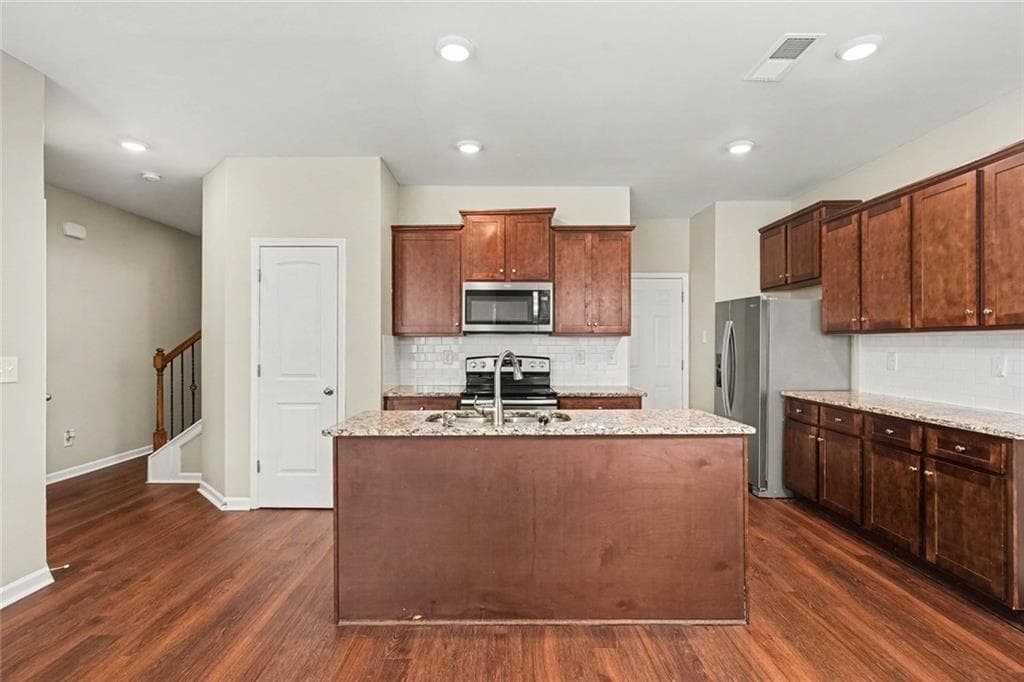 4 bedroom, 3 bathroom, 2,332 sq ft single family residence for sale at 292 Rankin Circle, Mcdonough, GA 30253 — photo 5