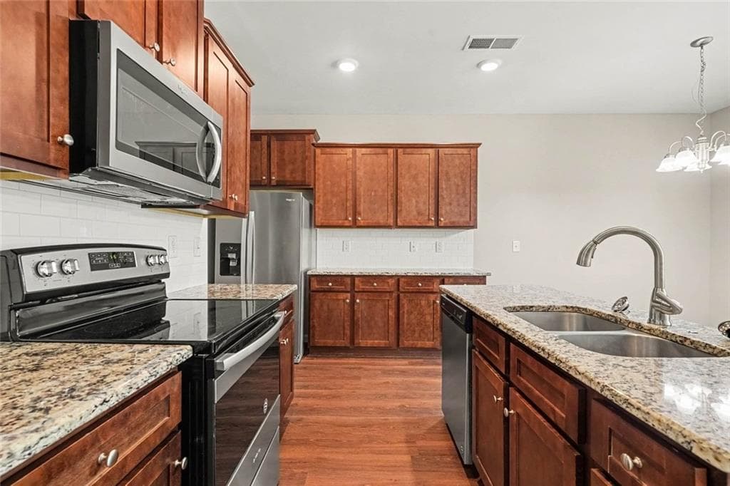 4 bedroom, 3 bathroom, 2,332 sq ft single family residence for sale at 292 Rankin Circle, Mcdonough, GA 30253 — photo 6