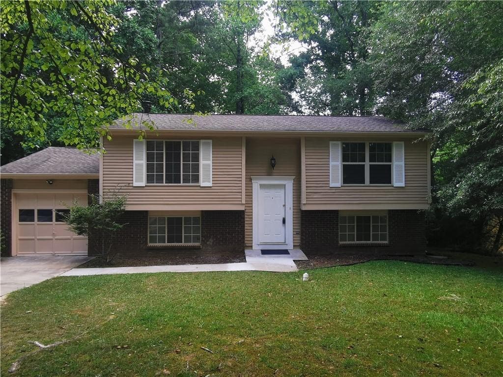 4 bedroom, 2 bathroom, 1,744 sq ft single family residence for rent at 250 Sheringham Drive, Roswell, GA 30076 for $2,495 a month — photo 1 of 30