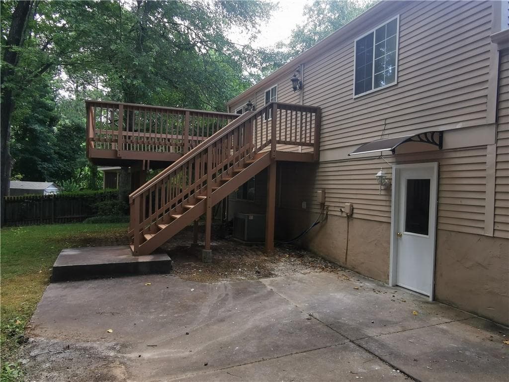 4 bedroom, 2 bathroom, 1,744 sq ft single family residence for rent at 250 Sheringham Drive, Roswell, GA 30076 for $2,495 a month — photo 2