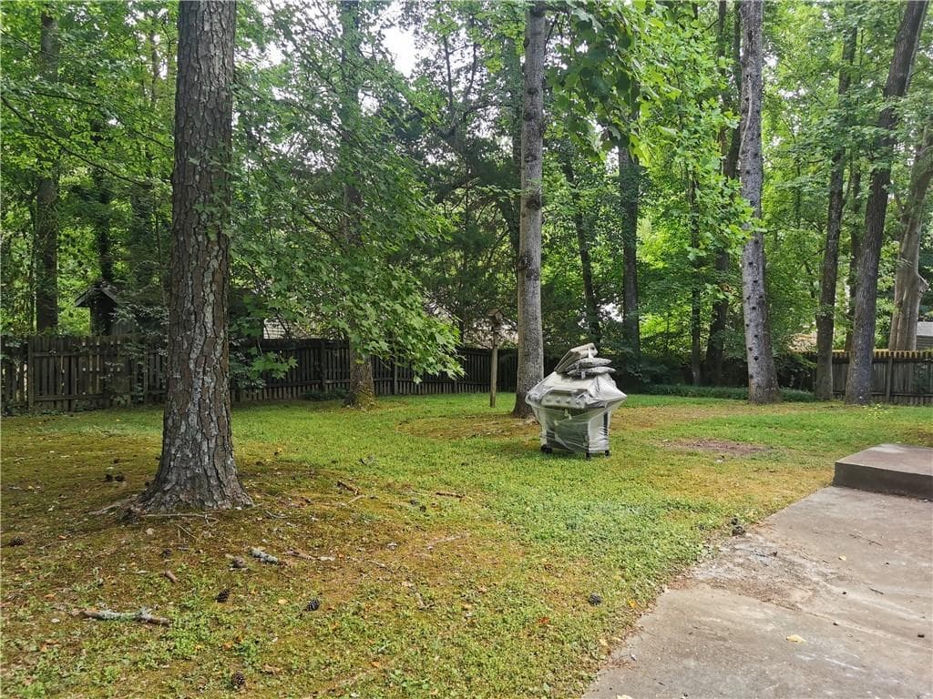 4 bedroom, 2 bathroom, 1,744 sq ft single family residence for rent at 250 Sheringham Drive, Roswell, GA 30076 for $2,495 a month — photo 3