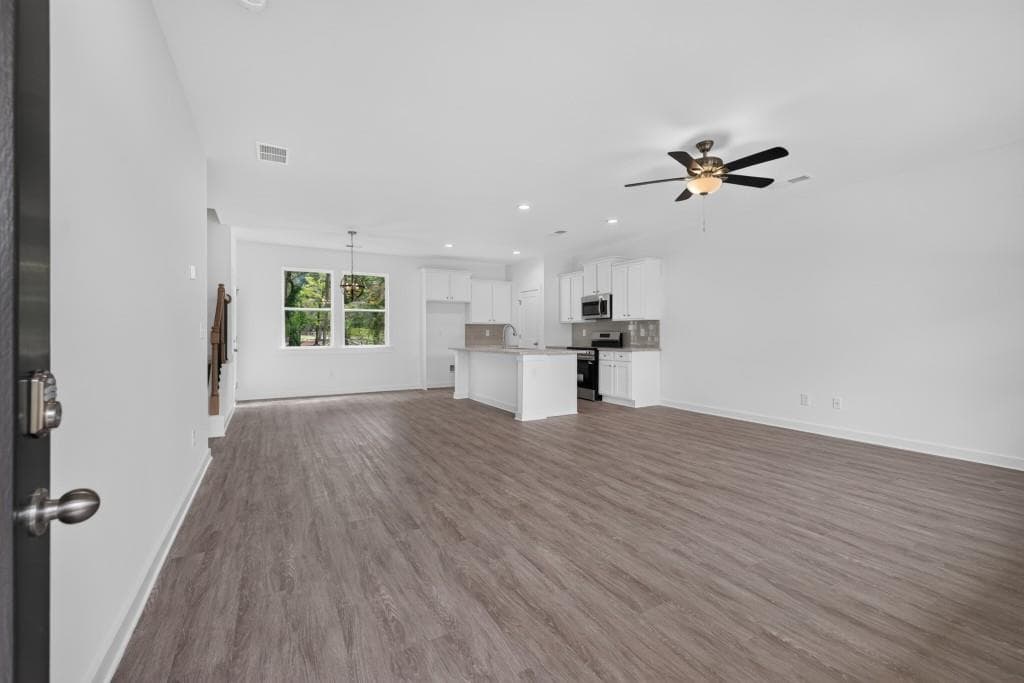 4 bedroom, 3 bathroom, 1,865 sq ft single family residence for sale at 396 Crimson Feather Drive, Jefferson, GA 30549 — photo 5