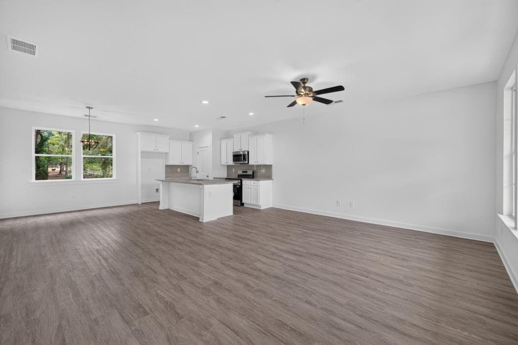 4 bedroom, 3 bathroom, 1,865 sq ft single family residence for sale at 396 Crimson Feather Drive, Jefferson, GA 30549 — photo 6