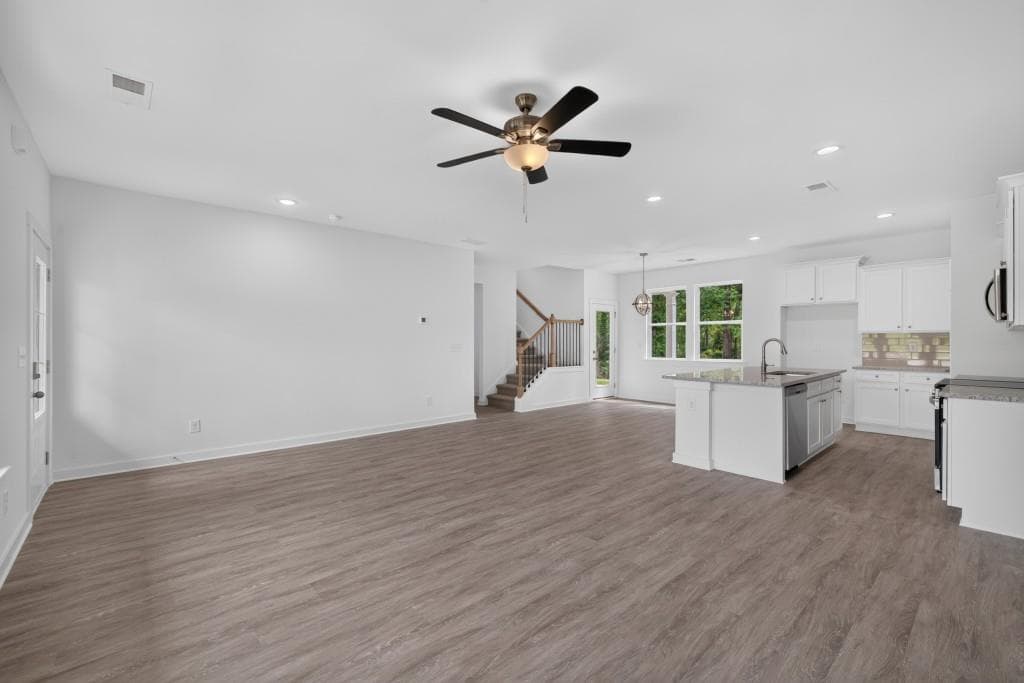 4 bedroom, 3 bathroom, 1,865 sq ft single family residence for sale at 396 Crimson Feather Drive, Jefferson, GA 30549 — photo 10