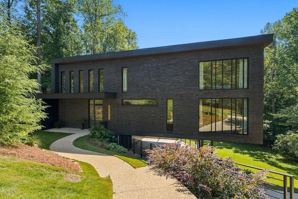 4 bedroom, 6 bathroom, 4,966 sq ft single family residence for sale at 80 Idlewood Court, Atlanta, GA 30327
