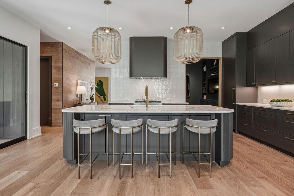 4 bedroom, 6 bathroom, 4,966 sq ft single family residence for sale at 80 Idlewood Court, Atlanta, GA 30327 — photo 6