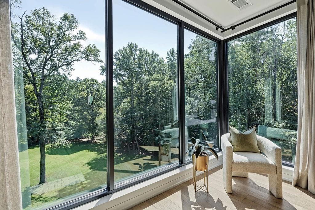 4 bedroom, 6 bathroom, 4,966 sq ft single family residence for sale at 80 Idlewood Court, Atlanta, GA 30327 — photo 9