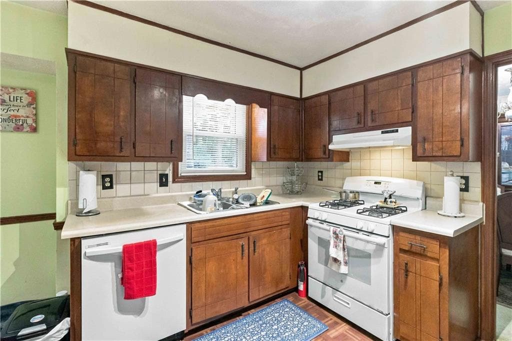 4 bedroom, 3 bathroom, 2,024 sq ft single family residence for sale at 1131 Reilly Lane, Clarkston, GA 30021 — photo 6