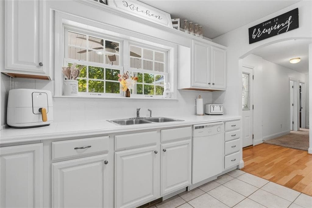 4 bedroom, 3 bathroom, 2,105 sq ft single family residence for sale at 84 Barker Trail Road, Cleveland, GA 30528 — photo 7