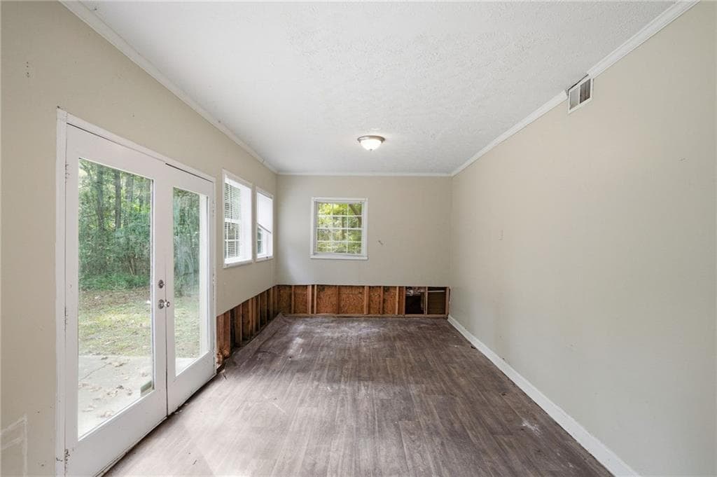 4 bedroom, 3 bathroom, 1,327 sq ft single family residence for sale at 732 Harness Court, Lithonia, GA 30058 — photo 4